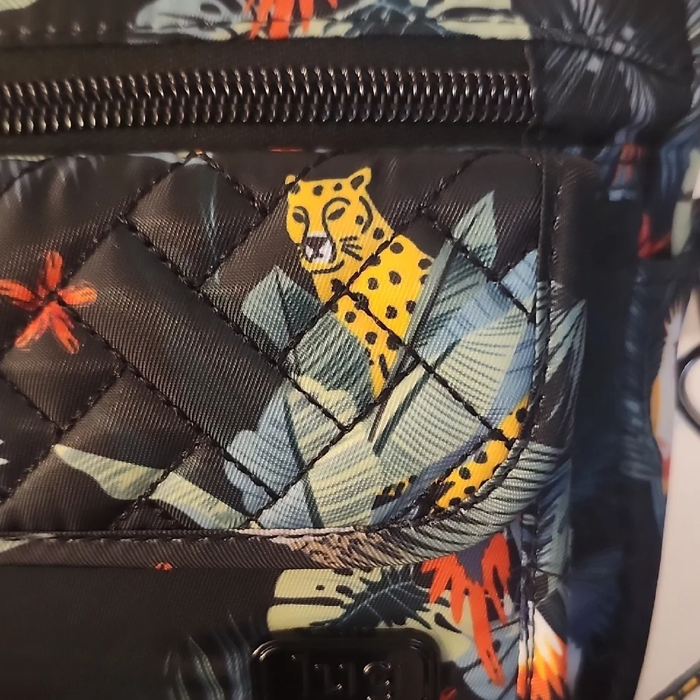 lug switch crossbody